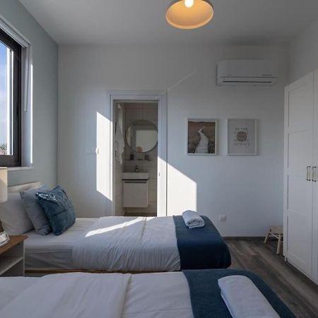 Thalassa 2-Bedroom Apartment In Larnaca Buitenkant foto