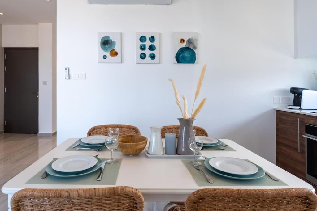 Thalassa 2-Bedroom Apartment In Larnaca Buitenkant foto