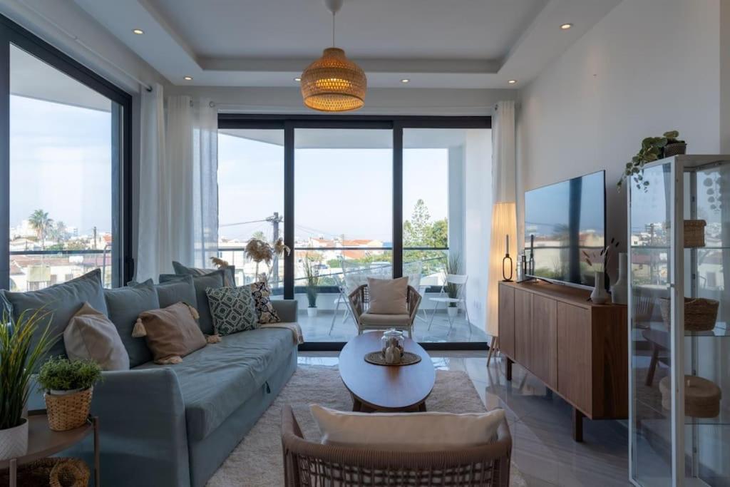 Thalassa 2-Bedroom Apartment In Larnaca Buitenkant foto