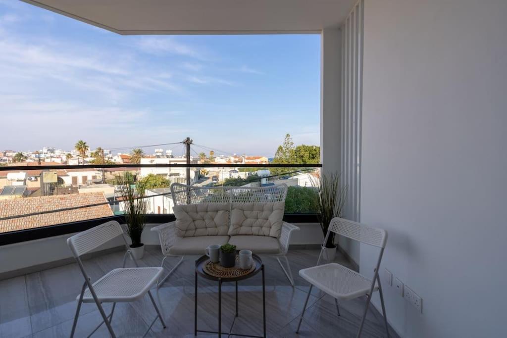Thalassa 2-Bedroom Apartment In Larnaca Buitenkant foto