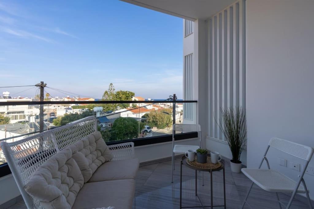 Thalassa 2-Bedroom Apartment In Larnaca Buitenkant foto