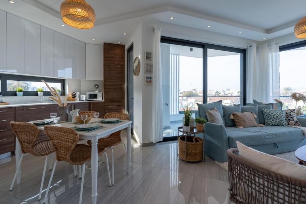 Thalassa 2-Bedroom Apartment In Larnaca Buitenkant foto