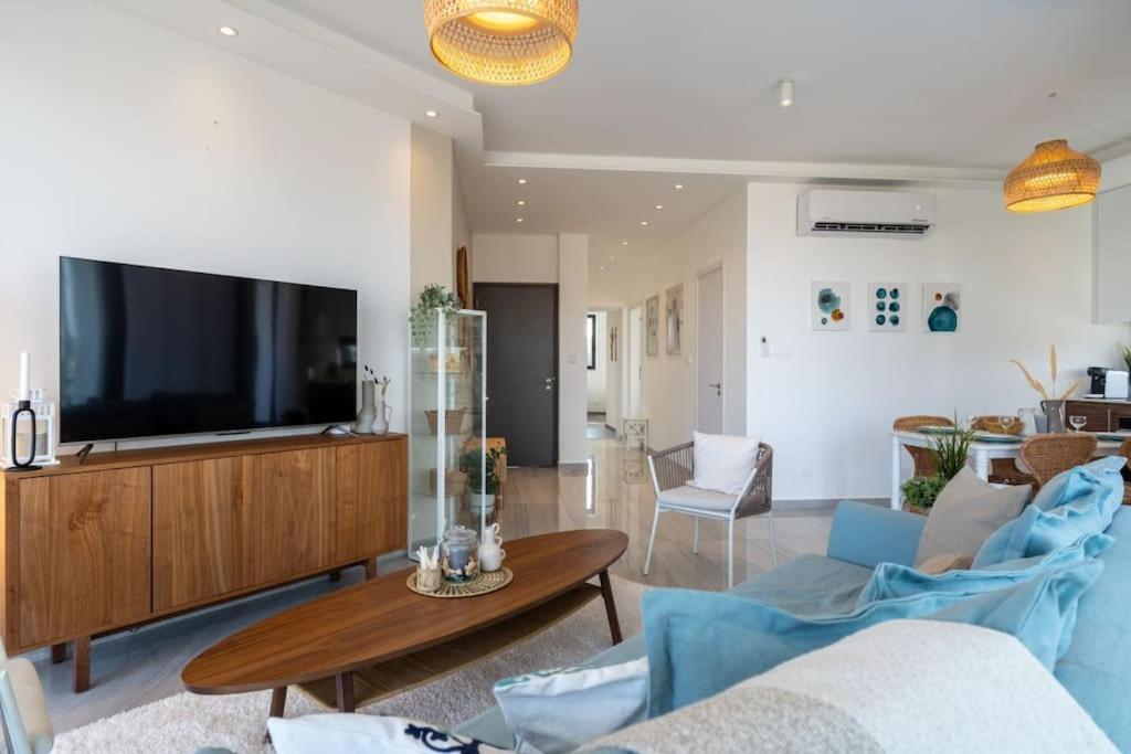 Thalassa 2-Bedroom Apartment In Larnaca Buitenkant foto